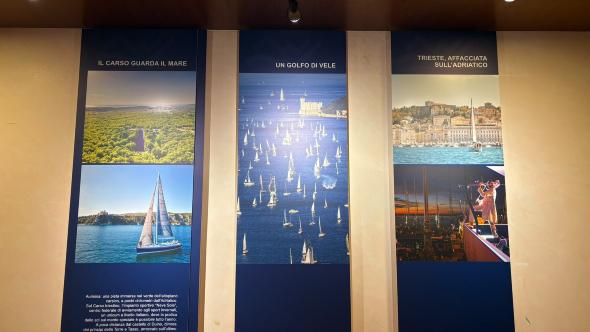 Pannelli dalla mostra Barcolana ski 2024 - Immagine decorativa